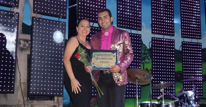 Eterno agradecimiento a organizadores y participantes en el evento en honor a Juan Gabriel; Nélida González