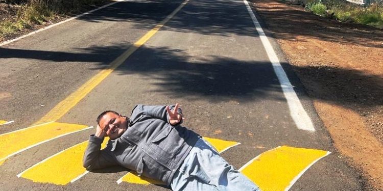 En Lagunillas reestrenan tramo carretero