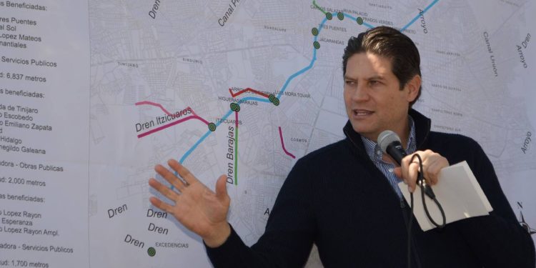 Arranca Alfonso Martínez programa de limpieza en el Río Grande y drenes de Morelia