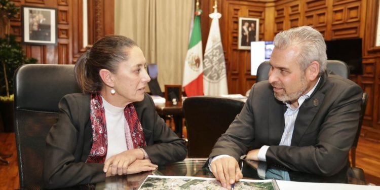 Bedolla y Sheinbaum evalúan proyecto de cablebús para Uruapan