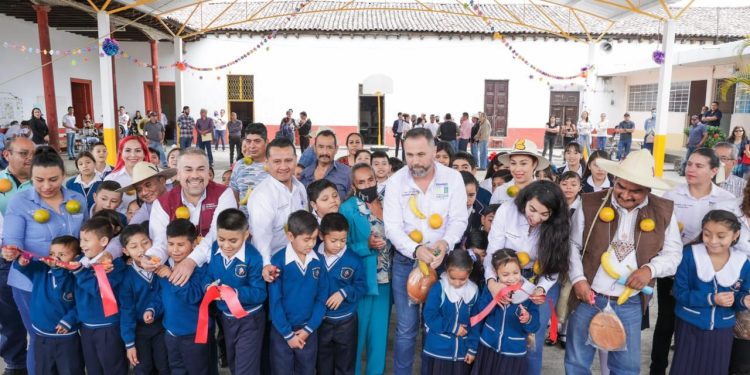 Desde los municipios la transformación avanza en Michoacán: Torres Piña