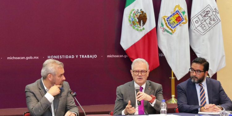 Gobierno de Michoacán y sector agroexportador buscan formalizar a trabajadores agrícolas