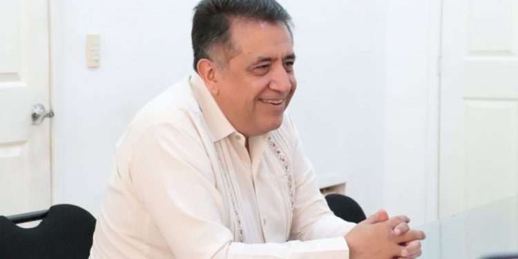 Abasto de agua para las comunidades prioridad: José Luis Cruz Lucatero.