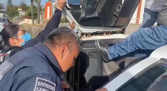 Tras accidente vehicular, Agrupamiento de Caminos de la Guardia Civil, auxilia a lesionados de 81 y 42 años