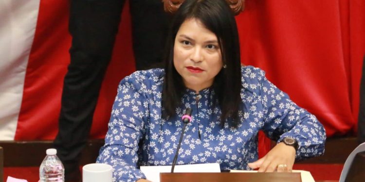 Eréndira Isauro se compromete atender y avanzar en aprobación de leyes a favor de los ciudadanos