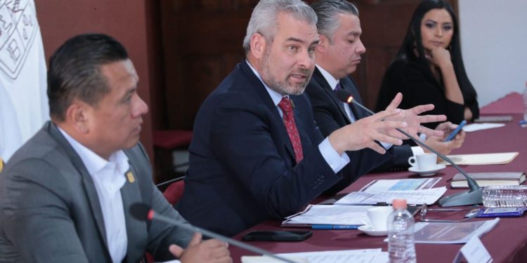Presenta Bedolla programas de inversión y apoyo para municipios del PRD