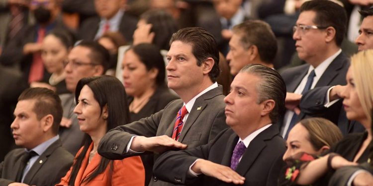 Asiste Alfonso Martínez al informe del presidente magistrado del Poder Judicial del Estado