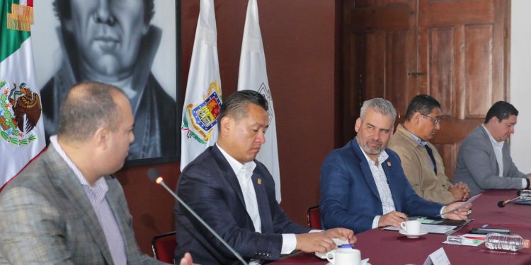 Bedolla y órganos autónomos reiteran construcción de agenda conjunta