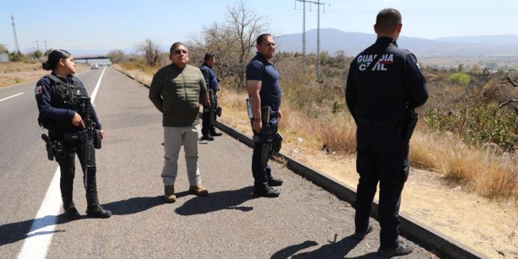 SSP exhorta a denunciar cualquier intento de bloqueo por presuntos estudiantes, a la altura de Tiripetio