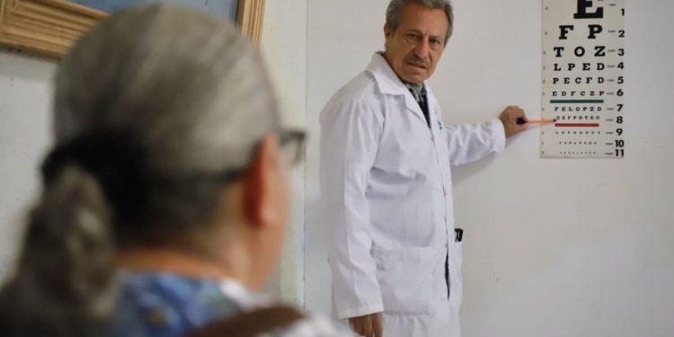 DIF Morelia ofrece lentes gratuitos para adultos con vista cansada