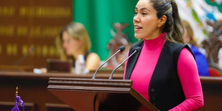 Presenta Fanny Arreola iniciativa para reforzar reinserción social de los adolescentes en Michoacán