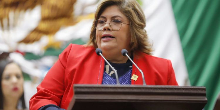 El Puerto de Lázaro Cárdenas, listo para la instalación de la planta Tesla: Julieta García