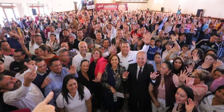 Rinde protesta Movimiento Nacional EbrardOrista en apoyo a Marcelo Ebrard