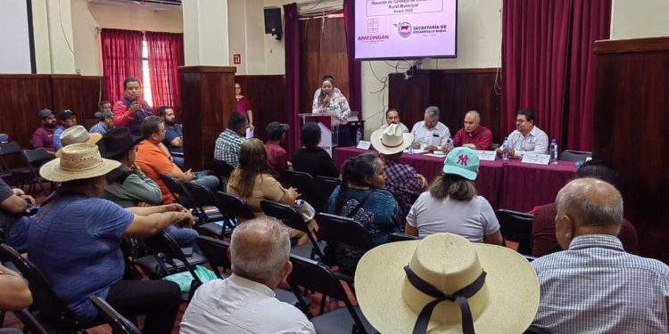 Apoyo al campo es prioridad para el gobierno que encabeza, José Luis Cruz Lucatero.