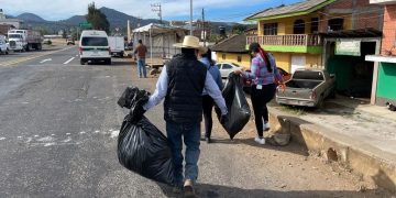 Encabeza Araceli Saucedo Reyes jornada de limpieza en Salvador Escalante