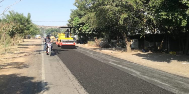 Rehabilita SCOP camino Tacámbaro-Gabriel Zamora