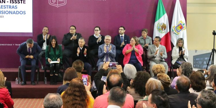 Más de 61 mil trabajadores de la educación, tarjetizados: SEE