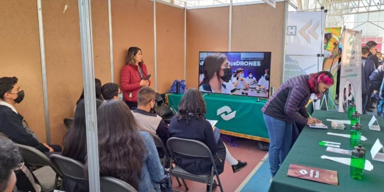 Promueve Conalep Michoacán oferta educativa en Expo Prepá-rate 2023