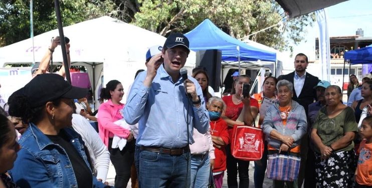 “El machismo no es normal”, destaca Alfonso Martínez ante mujeres de Tenencia Morelos