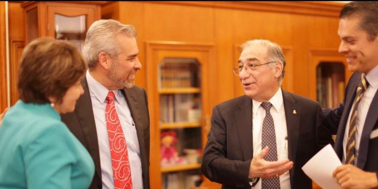 Bedolla expone a ministros de la SCJN avances de autogobierno indígena en Michoacán