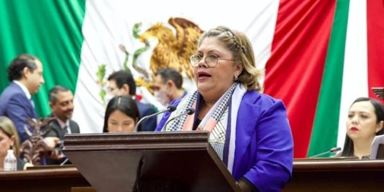 Julieta García presenta iniciativa en favor de las personas con discapacidad