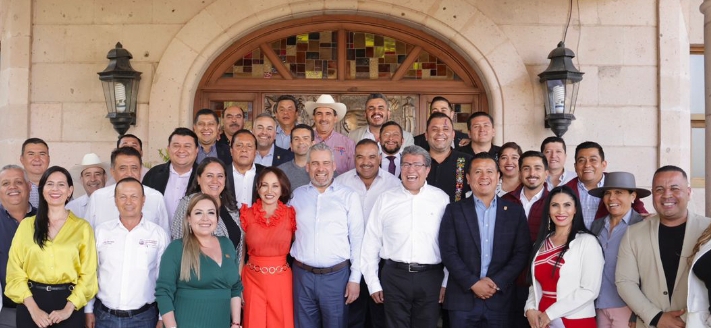 Destaca Bedolla respaldo a gestiones para seguridad y obra pública municipal