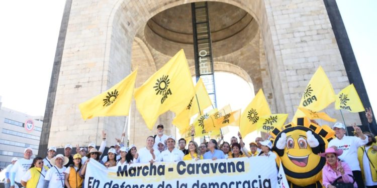 Exitosa marcha – caravana de Silvano Aureoles llega a la Cdmx