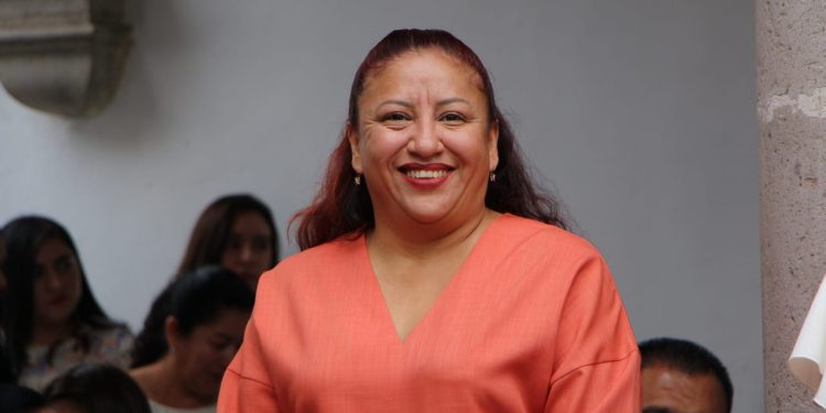 Auditor congela salarios de sus trabajadores y viola la ley: Seyra Alemán