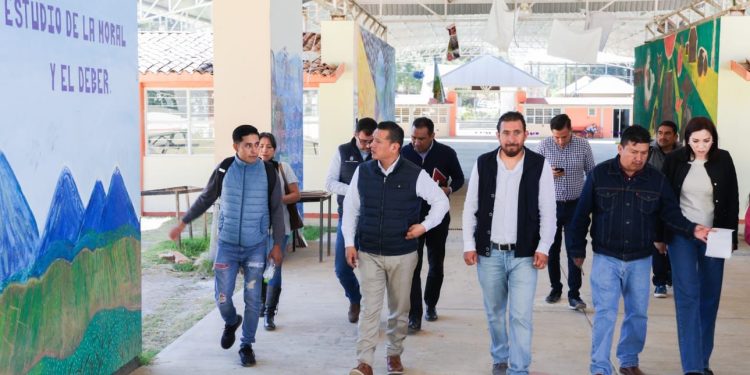 Torres Piña ofrece atención permanente a Normales para fortalecer la formación docente