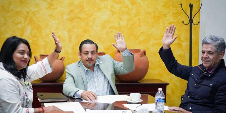 Comisión de Migración refrenda compromiso connacionales y sus familias: Víctor Manríquez