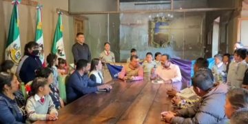 Colonias y Calles Unidas de Pátzcuaro  dona predio a institución educativa bilingüe