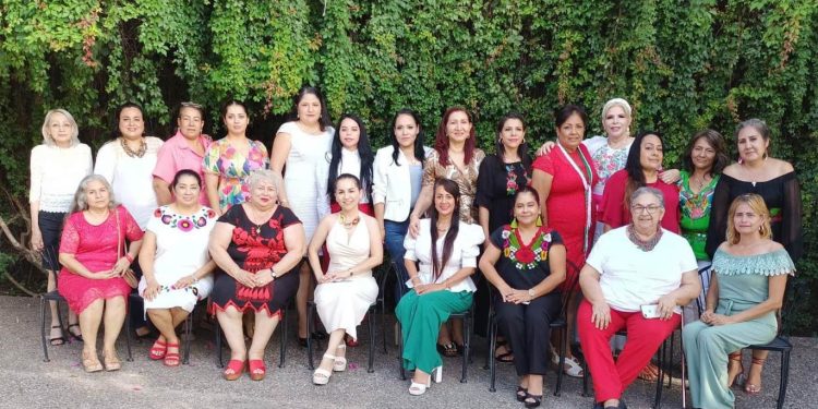 Mujeres de Apatzingán presentan proyecto al Congreso del Estado