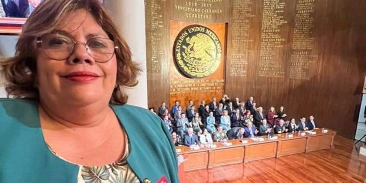 Representación del Congreso de Michoacán asiste a ceremonia del 106 Aniversario de la Constitución Mexicana