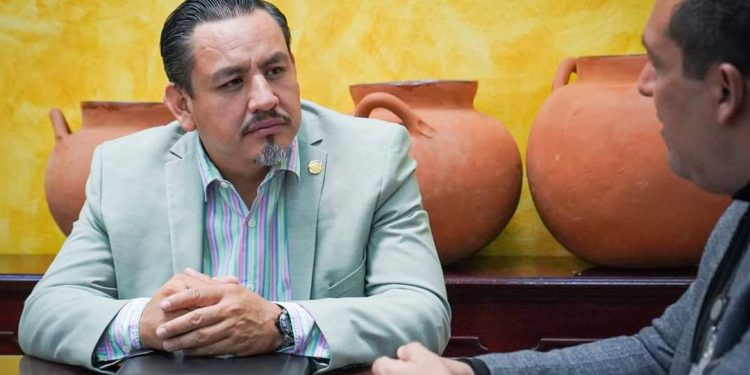 Debe México mostrar mayor firmeza frente a política antimigrante de EUA: Víctor Manríquez