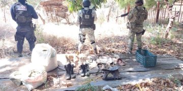 En Tierra Caliente se asegura equipo táctico, droga y se desmantela punto de observación utilizado por miembros de grupo delincuencial