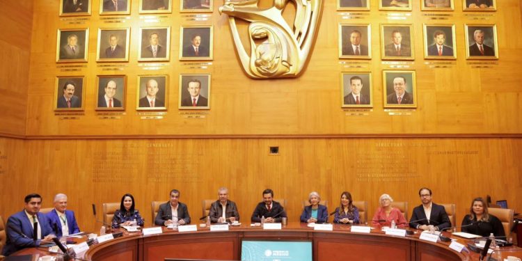 En este mes se concretará donación del estado para nuevo hospital del IMSS en Morelia: Bedolla