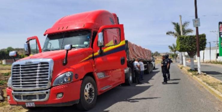 Tras operativo de búsqueda en Numarán, SSP asegura dos tractocamiones