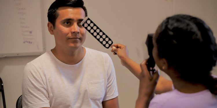 DIF Morelia y Club de Leones Internacional realizan campaña oftalmológica en Ciudad Jardín y La Aldea