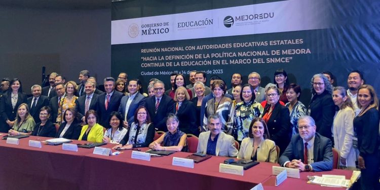 Michoacán coloca prioridades educativas en agenda nacional