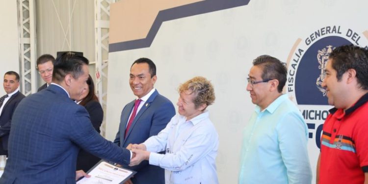 Sin dudar ni retroceder, con la vista puesta en el cumplimiento del deber: Fiscal General