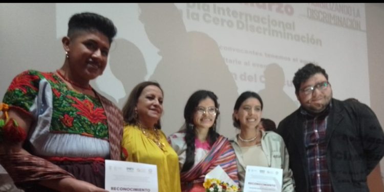 Destacan egresadas de la Universidad Intercultural en concurso de cortometraje