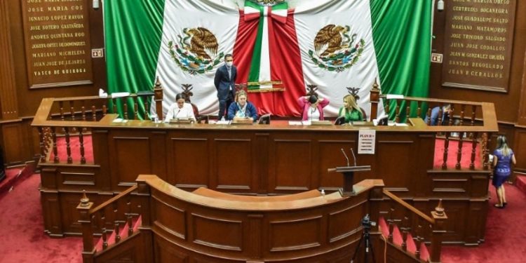 A Fermina Arellano Montero, condecoración “La Mujer Michoacana 2023”