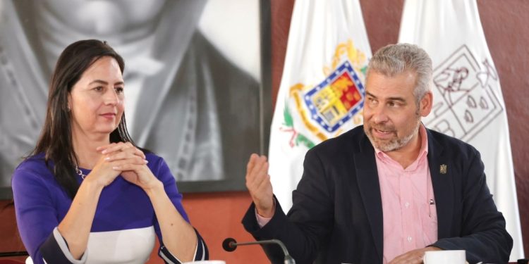 Histórico, al 96.4% entrega de tarjetas para pago de nómina a trabajadores de la educación
