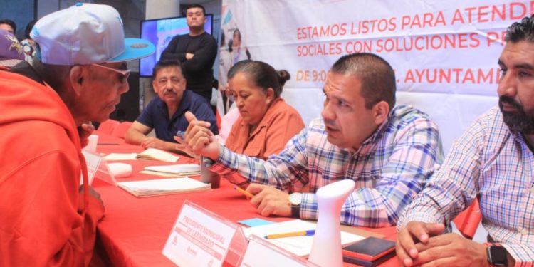 Continúa Bladimir González con atención a las y los tarimbarenses