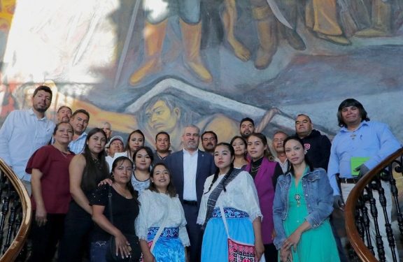 Dialoga Bedolla con comunidades Nahua y Otomí con autogobierno