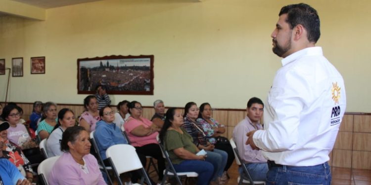 Recorre Octavio Ocampo el Bajío Michoacano