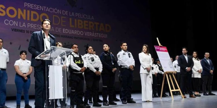 Alfonso Martínez firma compromiso para erradicar explotación sexual infantil en Morelia