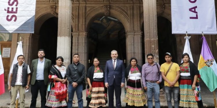 Publica Tangamandapio primer reglamento de autogobierno indígena; municipio deja precedente: Bedolla