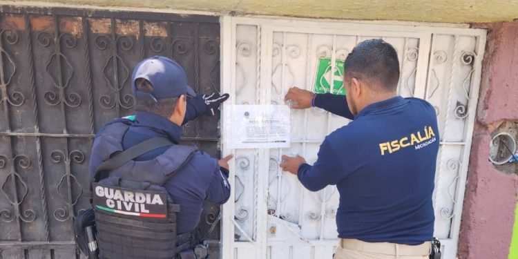 En cateo, asegura FGE dos inmuebles relacionados en conductas ilícitas y detiene a dos personas