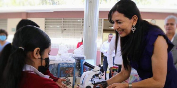 Va SEE por una sociedad inclusiva; entrega material para educación especial